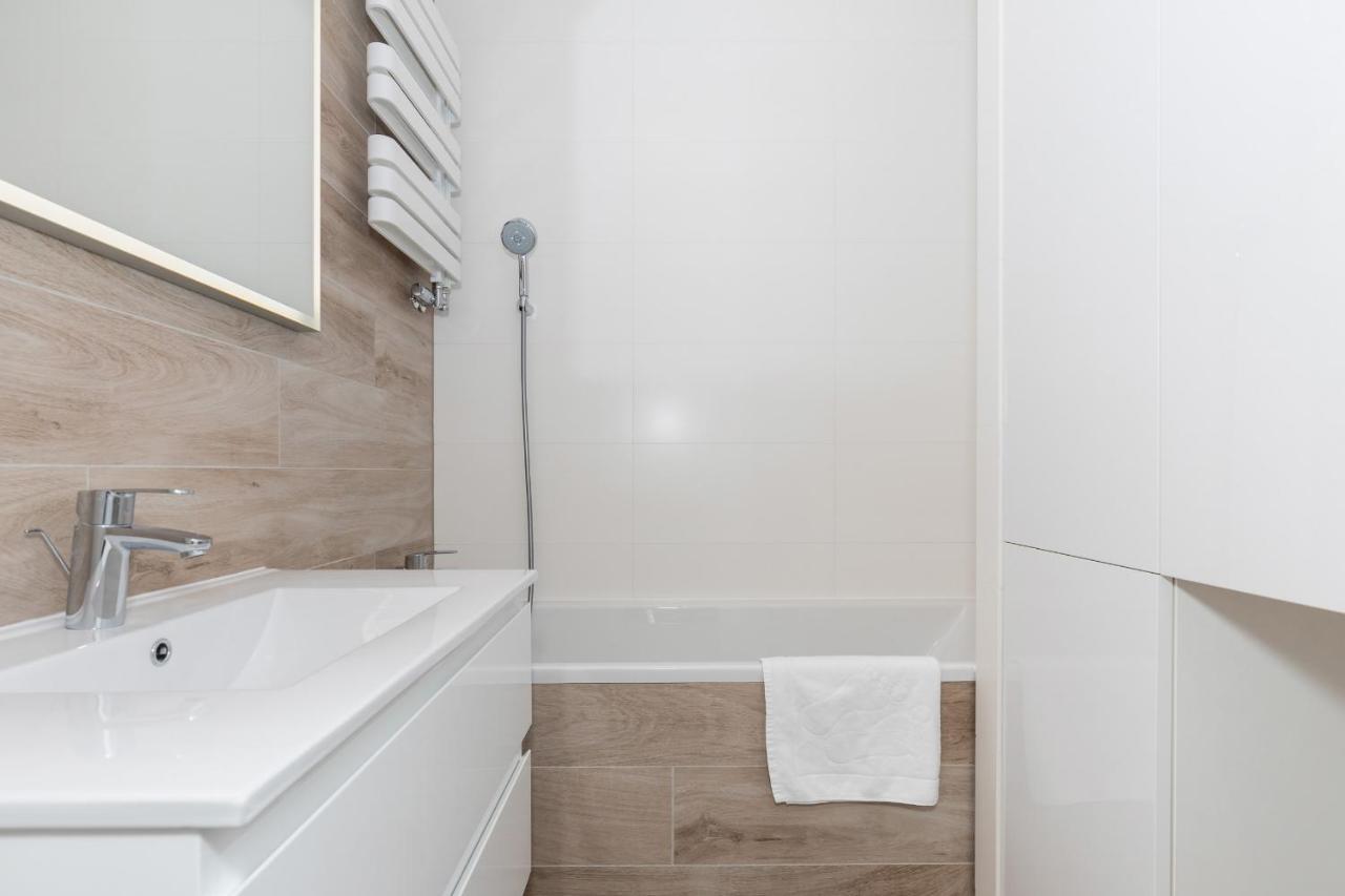 Apartament Z Widokiem Na Port Swinoujscie By Noclegi Renters Exterior photo
